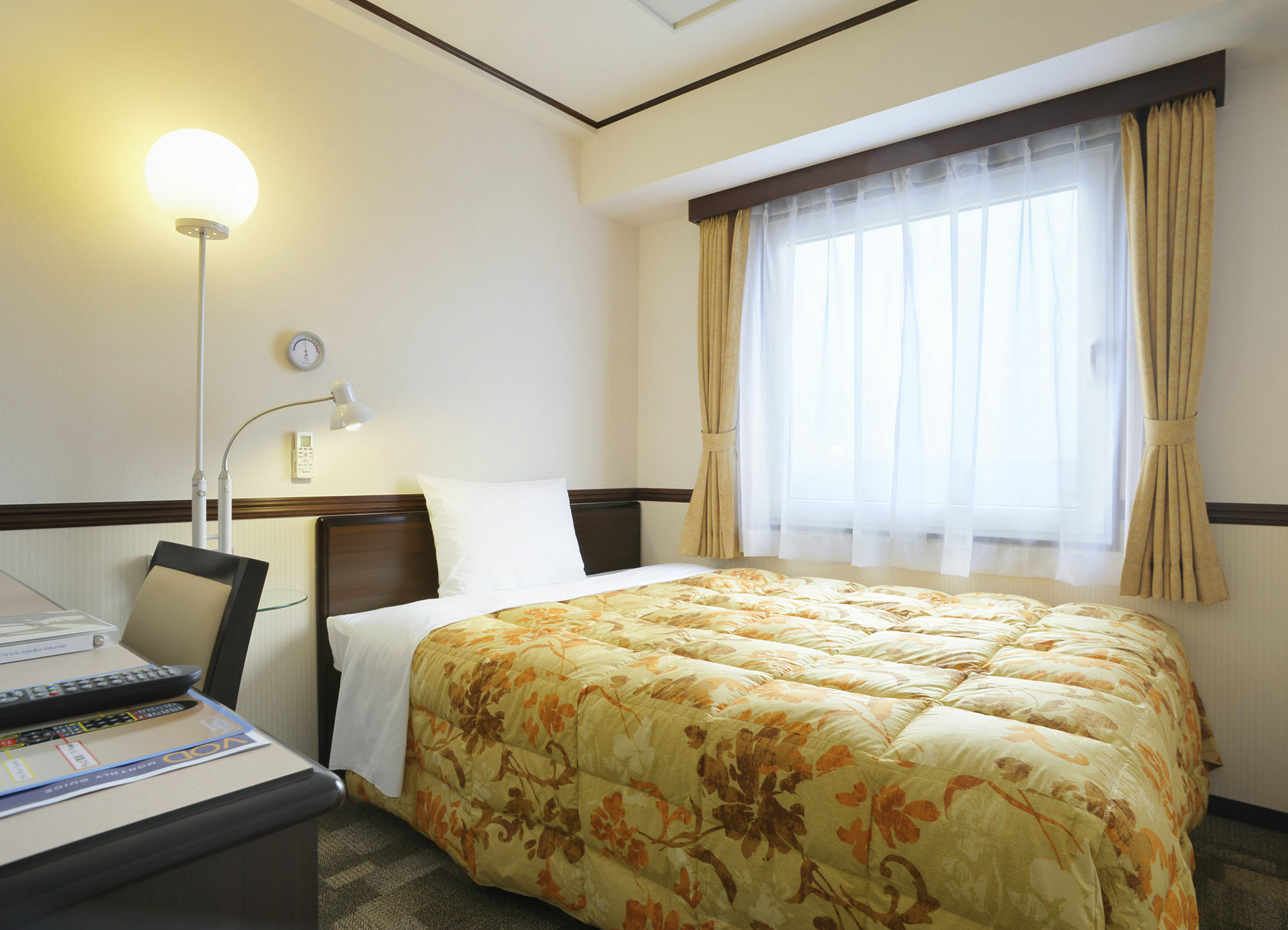 Toyoko Inn Tokyo Monzen-Nakacho Eitaibashi מראה חיצוני תמונה
